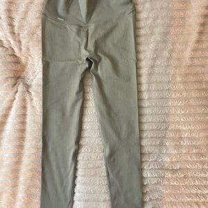 Ribbed High-Waist Leggings in Olive Green